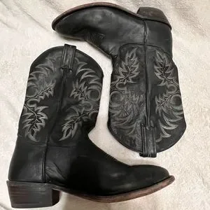 Tony Lama | Shoes | Tony Lama Black Embroidered Cow Boy  display picture 2